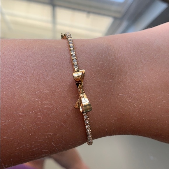 KATE SPADE BOW BANGLE - Picture 1 of 7